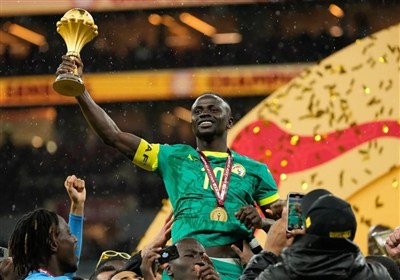 تمجید‌ها از سادیو مانه؛ ستاره‌ای که آبروی فوتبال آفریقا را خرید