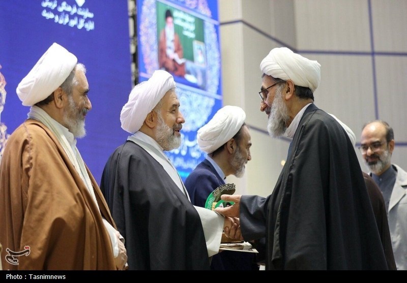 اخبار قم , حوزه علمیه , جامعه‌المصطفی , رهبر انقلاب , 