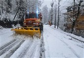 بارش برف در گیلان به یک متر رسید/ همه راه‌ها باز است