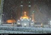 بارش اولین برف امسال در حرم حضرت معصومه(س)