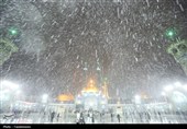 بارش اولین برف امسال در حرم حضرت معصومه(س)