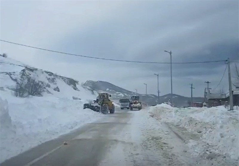 جاده اردبیل - سرعین زیر کولاک و برف