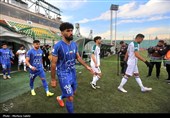 دیدار تیم‌های فوتبال  ذوب‌آهن اصفهان و استقلال تهران