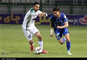 دیدار تیم‌های فوتبال  ذوب‌آهن اصفهان و استقلال تهران