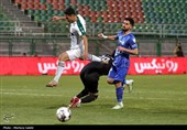 دیدار تیم‌های فوتبال  ذوب‌آهن اصفهان و استقلال تهران