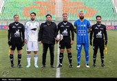 دیدار تیم‌های فوتبال  ذوب‌آهن اصفهان و استقلال تهران