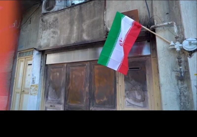 نصب ایران در کنار مرکز تجاری که منافقین در خرم‌آباد تخریب کر