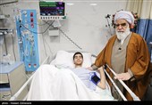عیادت نمایندگان مقام معظم رهبری از جانبازان جنگ تروریستی اخیر