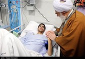عیادت نمایندگان مقام معظم رهبری از جانبازان جنگ تروریستی اخیر