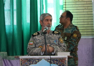 جانبازان سند زنده مقاومت و غیرت ملی هستند