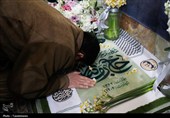 رونمایی از سنگ مزار شهید ایزدی
