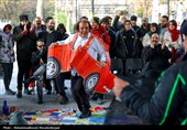 نمایش های خیابانی جشنواره بین المللی فجر