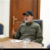 امام خامنه‌ای مصداق ایمان در رویارویی با طاغوت است