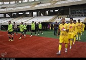 دیدار تیم های فوتبال فجر سپاسی شیراز و خیبر خرم آباد