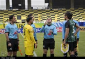 دیدار تیم های فوتبال فجر سپاسی شیراز و خیبر خرم آباد