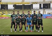 دیدار تیم های فوتبال فجر سپاسی شیراز و خیبر خرم آباد