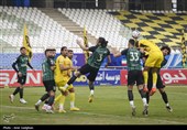 دیدار تیم های فوتبال فجر سپاسی شیراز و خیبر خرم آباد