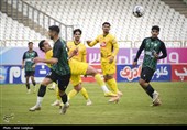 دیدار تیم های فوتبال فجر سپاسی شیراز و خیبر خرم آباد