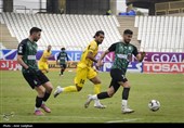 دیدار تیم های فوتبال فجر سپاسی شیراز و خیبر خرم آباد