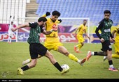 دیدار تیم های فوتبال فجر سپاسی شیراز و خیبر خرم آباد