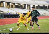 دیدار تیم های فوتبال فجر سپاسی شیراز و خیبر خرم آباد