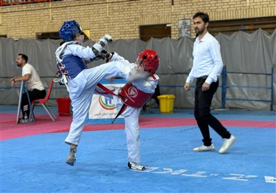 مسابقات تکواندو قهرمانی خردسالان پسران