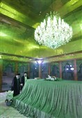 قائد الثورة الإسلامیة یزور مرقد الإمام الخمینی (رض)