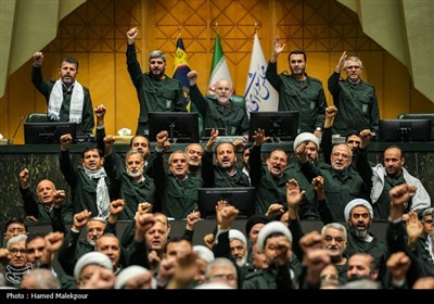 البرلمان الإیرانی یعلن دعمه الحرس الثوری فی مستهل الجلسة العامة