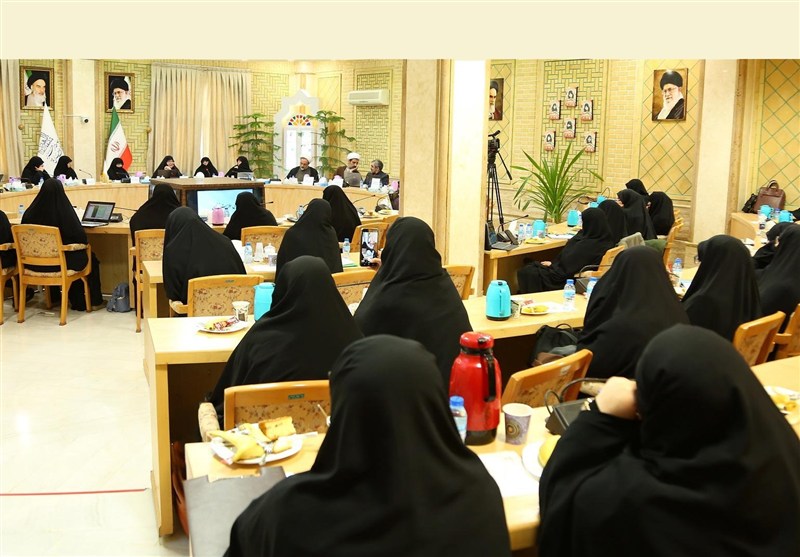 حوزه علمیه خواهران , حوزه علمیه , زنان و خانواده , زنان , خانواده , بحران هویت , سبک زندگی , 