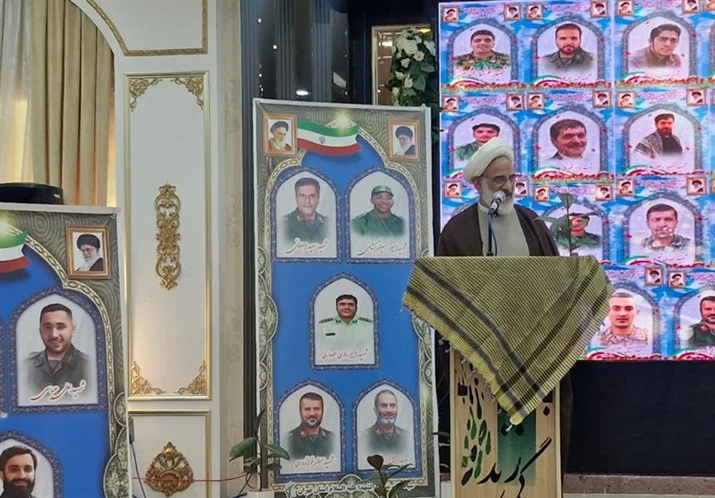 تجلیل از خانواده‌های شهدای استان تهران در اسلام‌شهر