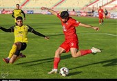 تراکتور با 2 غایب به اصفهان می‌رود
