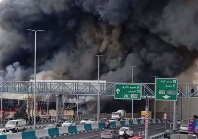 حريق واسع في سوق محلية بمساحة ألفي متر في جنت‌ آباد غرب طهران