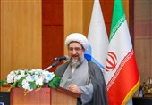 دانشجو نباید زیر فشارهای مالی ناشی از تحصیل باشد