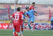تساوی در نیمه نخست دیدار پرسپولیس - چادرملو