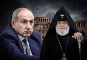 Hükümet ve Kilise Karşı Karşıya; Paşinyan'dan Ermenistan Dini Liderini Görevden Alma Hamlesi