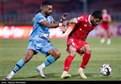 دیدار تیم‌های فوتبال پرسپولیس و چادرملو