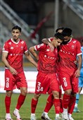 دیدار تیم‌های فوتبال پرسپولیس و چادرملو