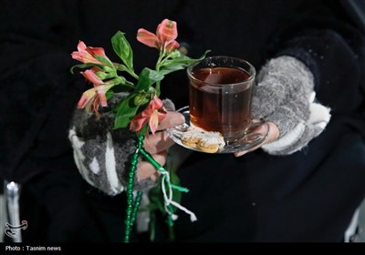 مواکب پذیرایی از زائران بارگاه منور رضوی در شب نیمه شعبان