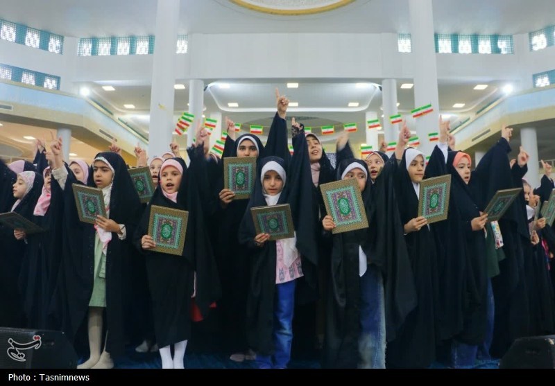 باران، قرآن و نرگس؛ نیمه‌شعبانِ متفاوت در مصلای زنجان