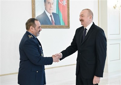 وزير الدفاع الإيراني يلتقي رئيس جمهورية أذربيجان