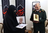 اهدای درجه سپهبدی به خانواده شهید سلامی