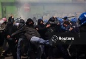 برخورد خشن پلیس ایتالیا با معترضان هنگام برگزاری المپیک زمستانی