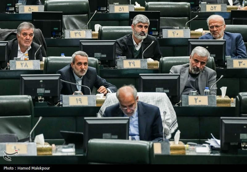 جلسه غیرعلنی مجلس با حضور رئیس ستاد کل نیروهای مسلح و وزیر امور خارجه