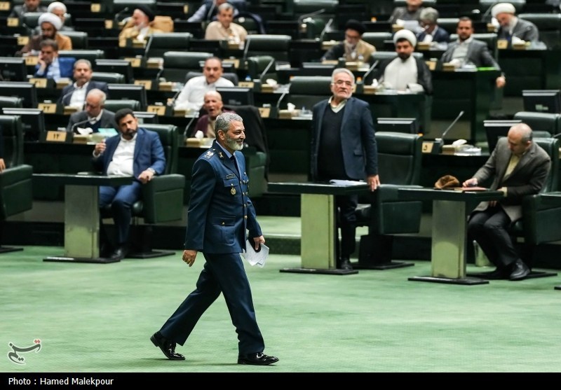 جلسه غیرعلنی مجلس با حضور رئیس ستاد کل نیروهای مسلح و وزیر امور خارجه
