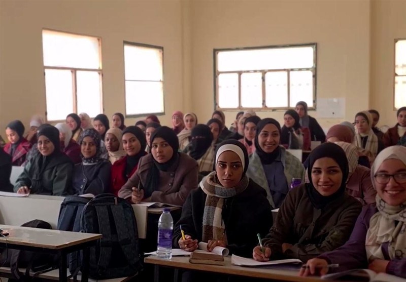 الصواريخ الإسرائيلية لم تُسقط ارادة الفلسطينيين: التعليم في غزة ينهض من تحت الركام