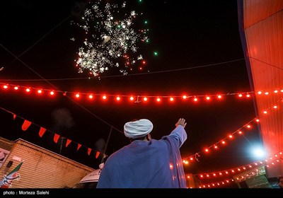 نورافشانی سالگرد پیروزی انقلاب در اصفهان
