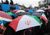 طنین «ایران مقتدر؛ ملت پیروز» در خیابان‌های گیلان با باران الهی