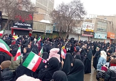 جشن انقلاب تماشایی اردبیلی‌ها زیر بارش برف