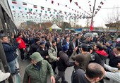 بزشکیان یشارک فی مسیرات 11 فبرایر بطهران