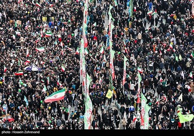 صور جوية للحشود المليونية في ساحة الإمام (رض) بإصفهان